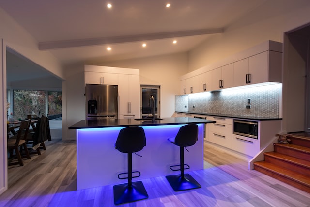 Moderní LED pásky osvětlení kuchyně
